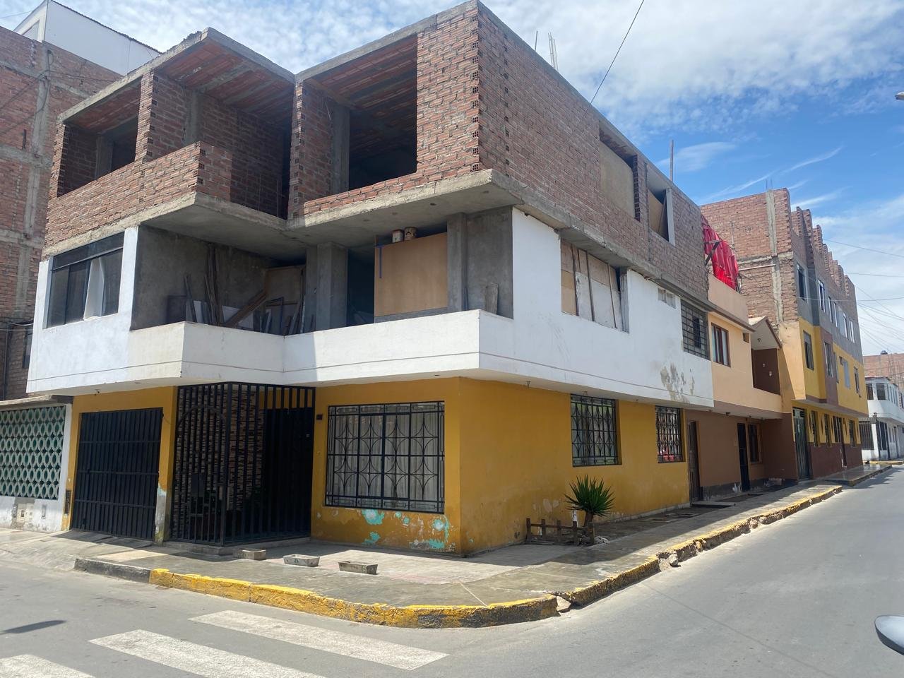 CASA – URB. ALBINO HERRERA – CALLAO